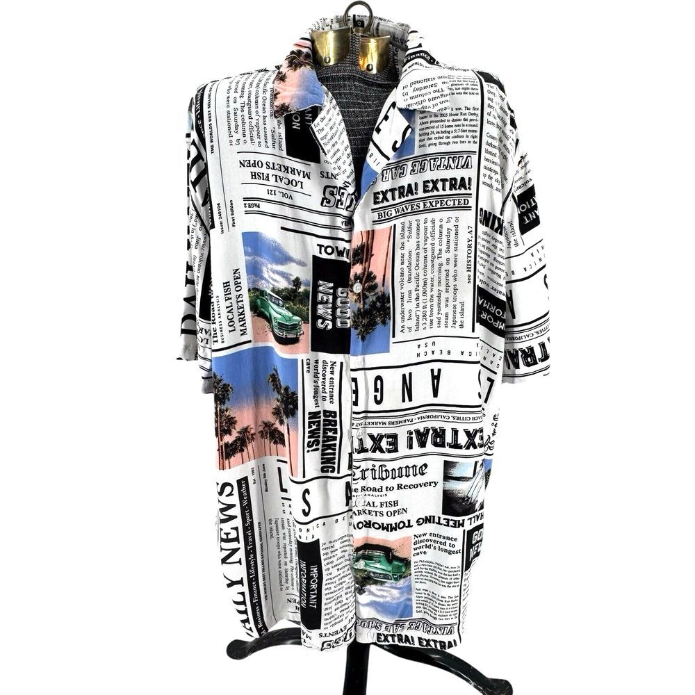 No Boundaries White & Black Los‎ Angeles Newspaper Hawaiian Shirt Men's Large
